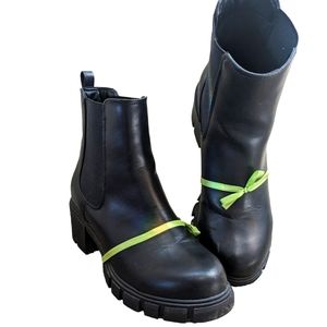 Cute goth heeled Chelsea boots